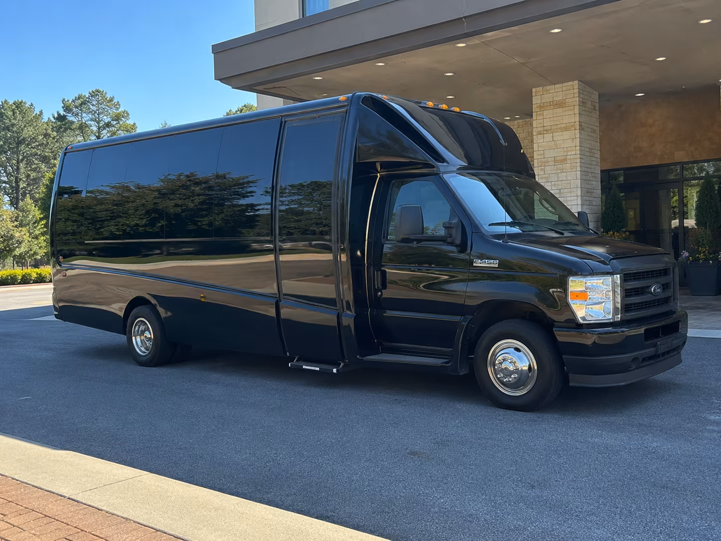 airport shuttle transportation between hillsboro and pdx