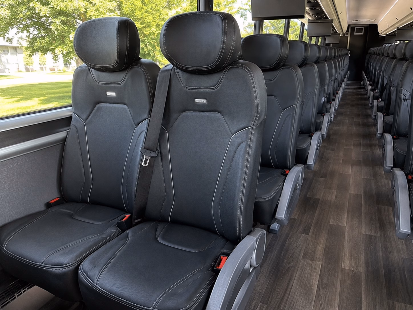 tigard airport transfer charter buses for tigard groups